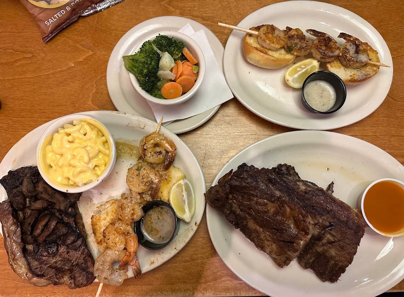 Texas Roadhouse - best steakhouse in West Palm Beach