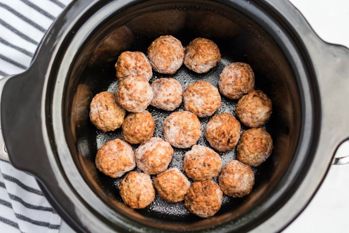 How to Cook Frozen Meatballs in a Crockpot without Sauce