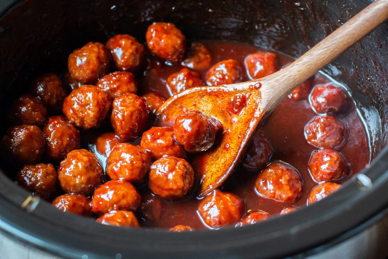 How to Cook Frozen Meatballs in a Crockpot