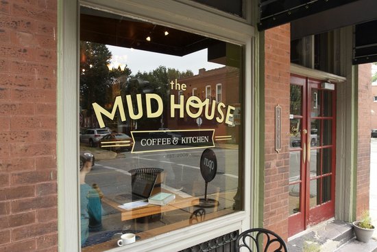 THE MUD HOUSE