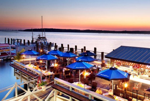 Hudson’s Seafood House on the Docks