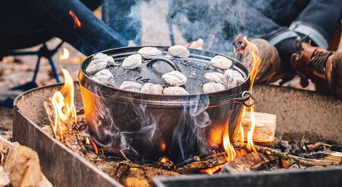 Lodge Cast Iron Camp Dutch Oven Cooking Grate